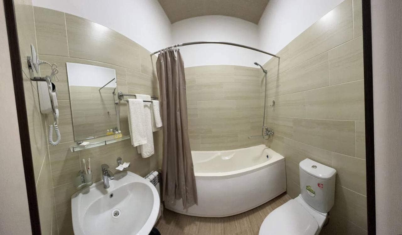 Hotel Aral Νούκους Εξωτερικό φωτογραφία