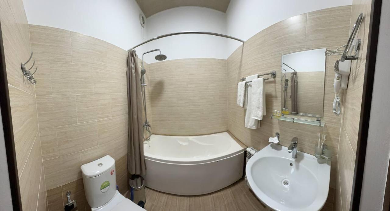 Hotel Aral Νούκους Εξωτερικό φωτογραφία