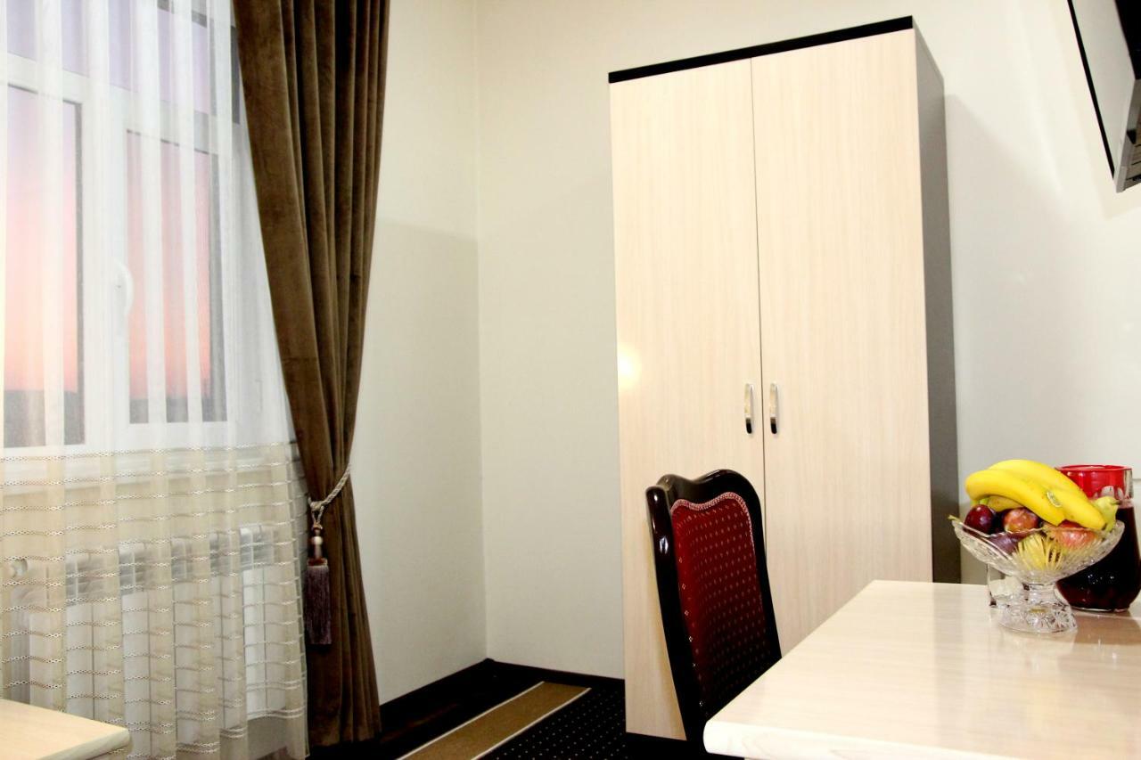 Hotel Aral Νούκους Εξωτερικό φωτογραφία